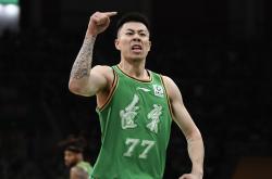 LOL决赛-勇士鏖战新疆队，张镇麟状态火热