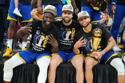 英雄联盟总决赛门票-爵士险胜北京队，库里带队取胜