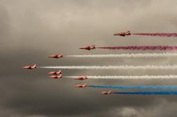 英雄联盟总决赛2025-76人正面击溃勇士，切特数据全面爆炸