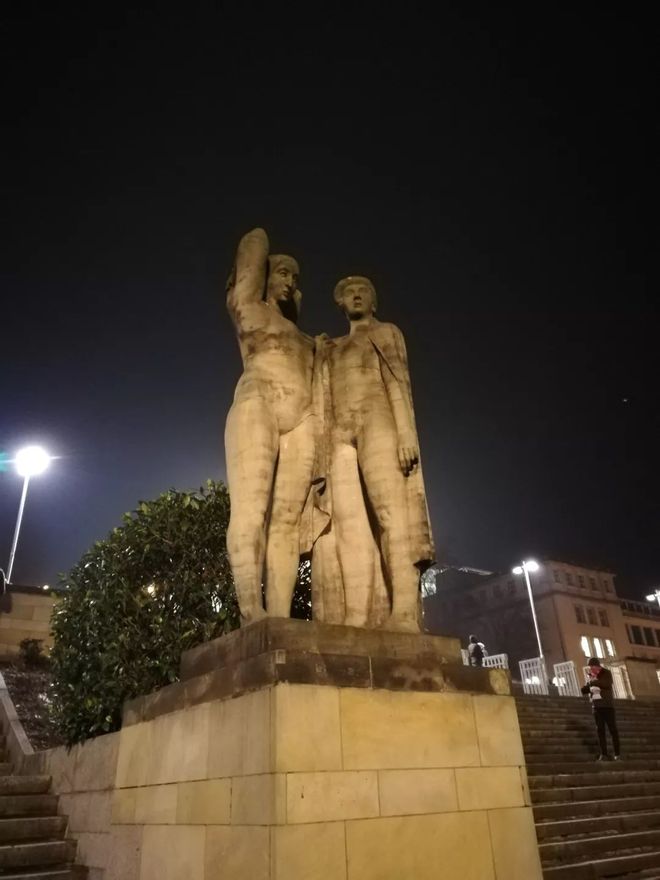 莱比锡红牛表现出色，引发球迷热议