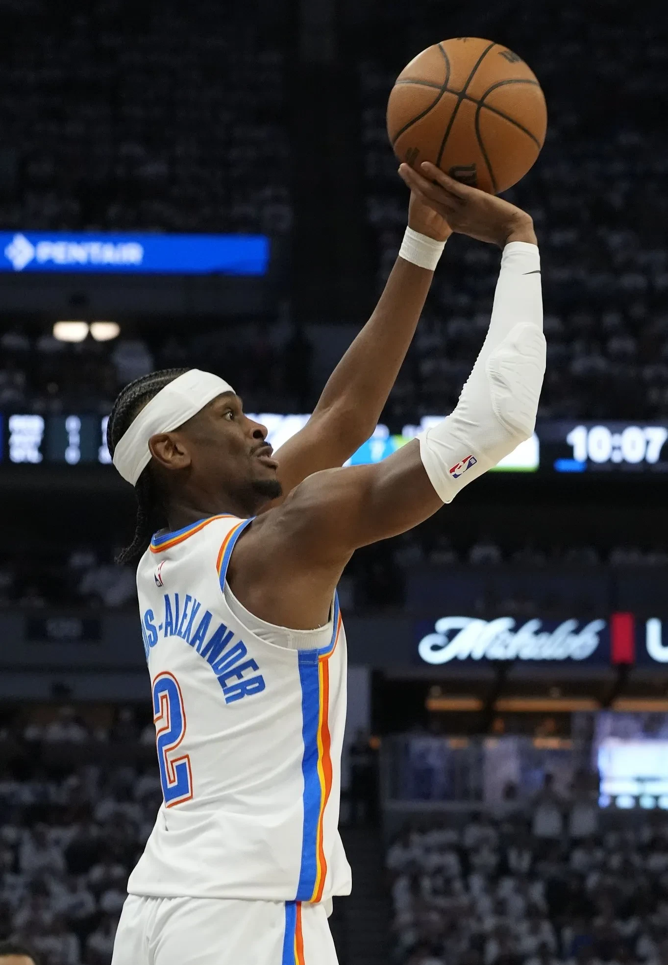 包含雷霆万钧:运动员表现出色刷新纪录大众惊叹的词条 包含雷霆万钧:运动员表现出色刷新纪录大众惊叹的词条