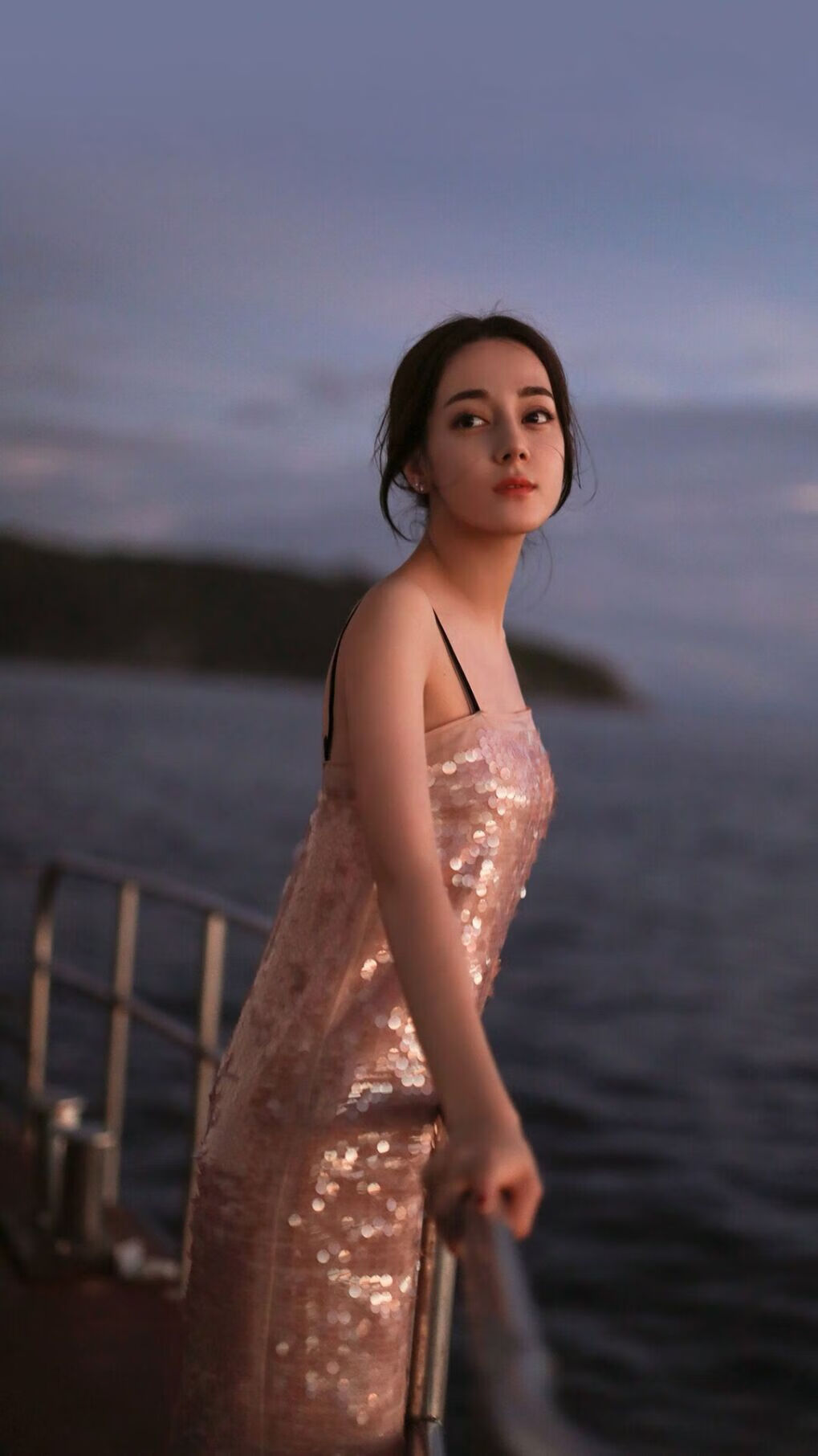 联防绞杀与孤星闪耀,深圳队用东方智慧锁死篮网,浓眉独舞赛后评分拉满