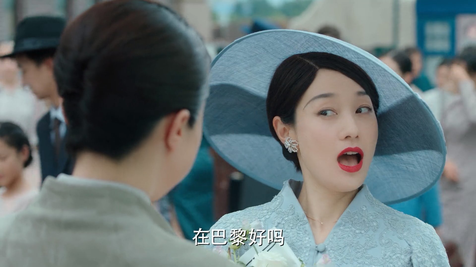 当绿茵场被横扫，赛道正被接管，两种胜利的交响