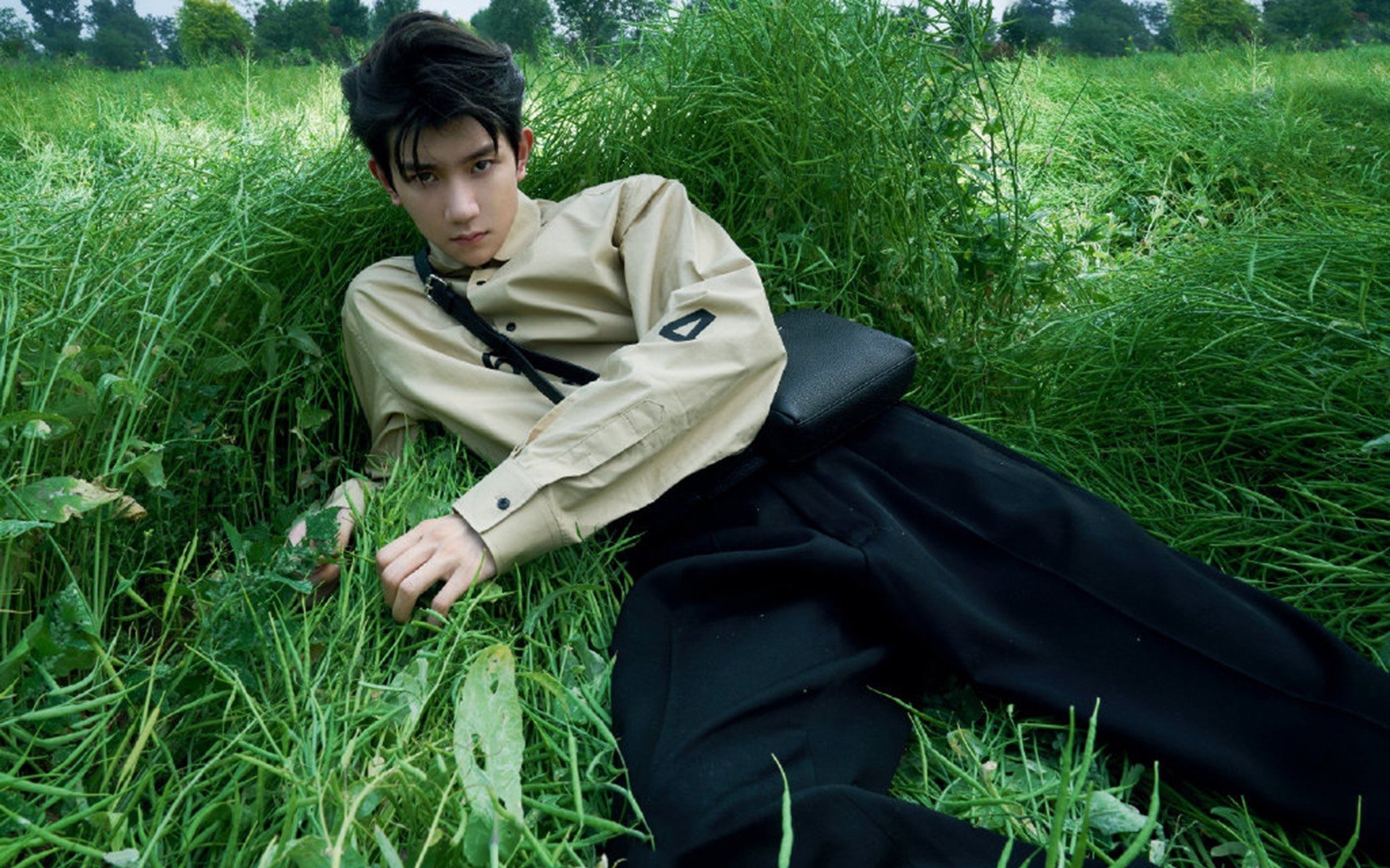 中场风暴眼,从德国战车轰鸣到斯通斯优雅起舞,解码绿茵终极胜负手