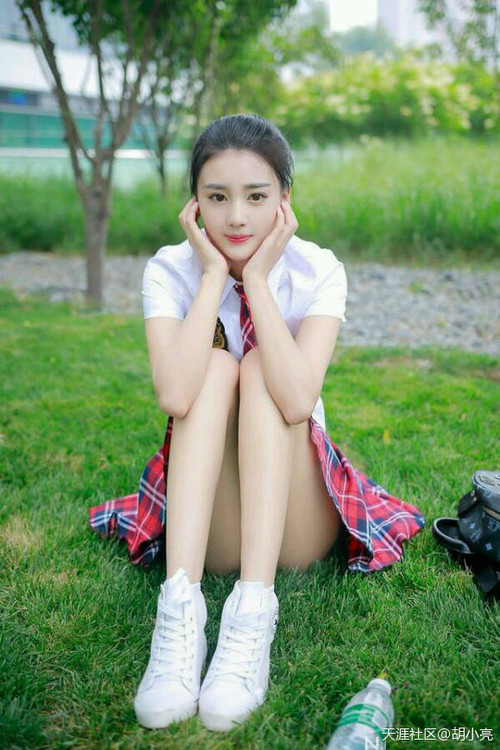 新帅迪亚斯首秀闪耀，法国队战术革新力克苏格兰